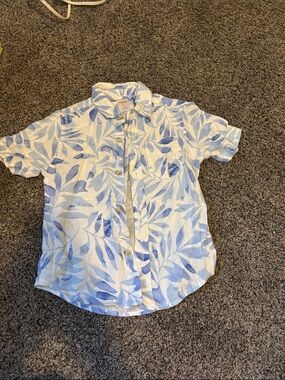 Gymboree Blue and White Leaf Print Button-Down Shirt